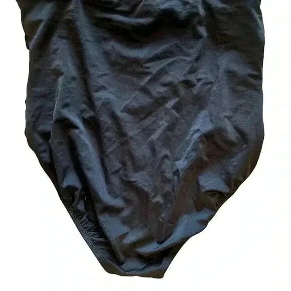 Time & Tru Women's Black Poly/Spandex Slimming Full Seat Coverage One Piece Swim - Picture 9 of 11